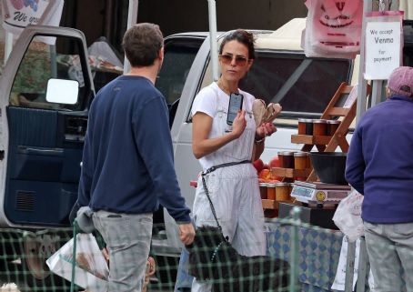 Jordana Brewster – Spotted at the Santa Barbara Farmers Market