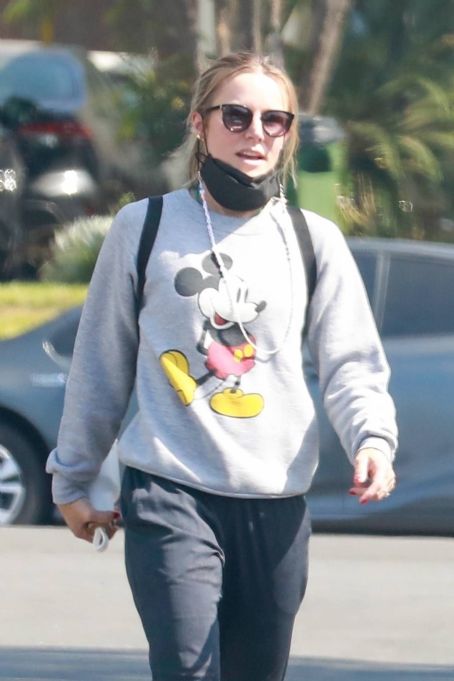 Kristen Bell – With Benjamin Levy Aguilar at the gym in Los