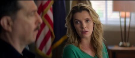 Who is Betty Gilpin dating? Betty Gilpin boyfriend, husband