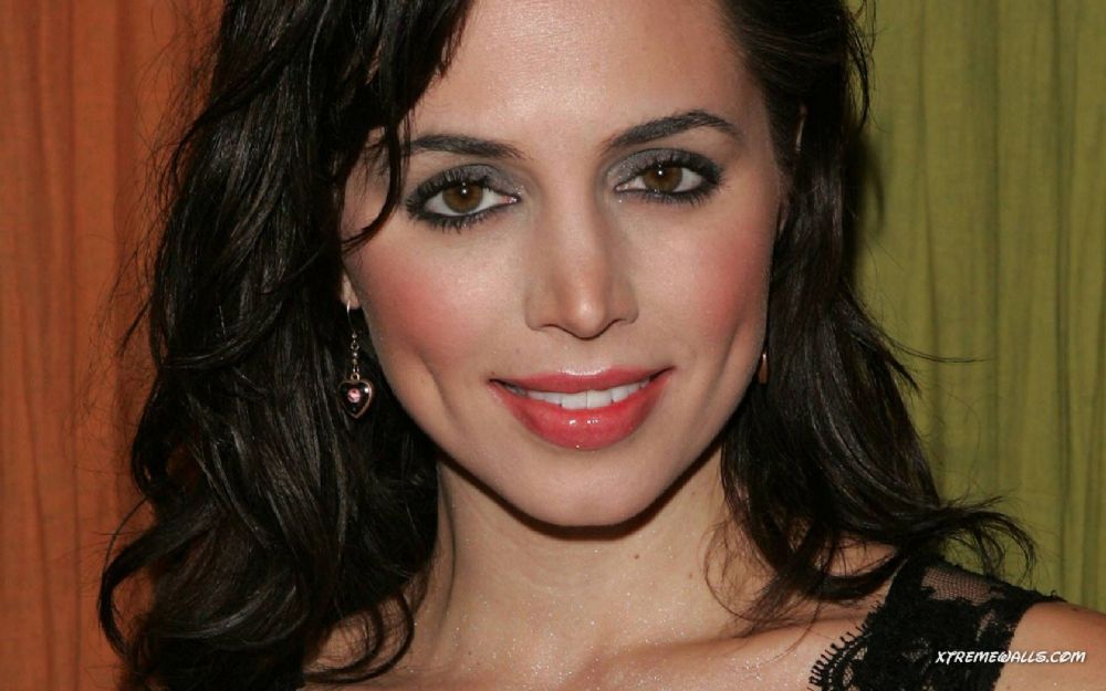 Who Is Eliza Schneider Dating Eliza Schneider Boyfriend Husband