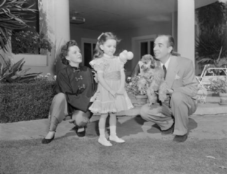 Family Picture - Together Garland and VINCENTE MINNELLI had one daughter, Liza, but the marriage was already under strain