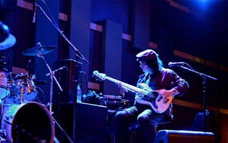 Larry Russell (bassist)