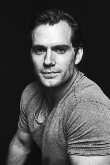 Henry Cavill - FamousFix