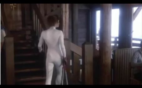 Alexandra Paul as Bobbie in Just the Way You Are (1984)