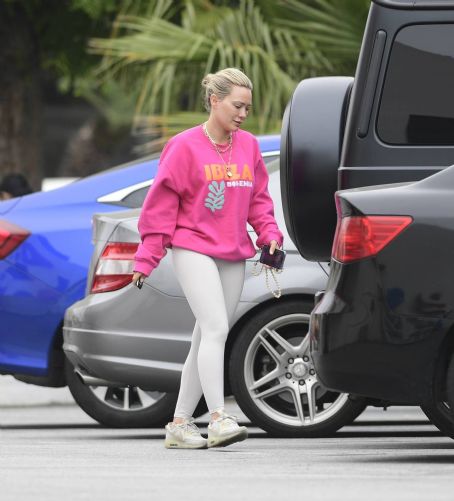 Hilary Duff – In leggings out in Los Angeles