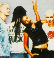 Who is Skunk Anansie dating? Skunk Anansie boyfriend, husband