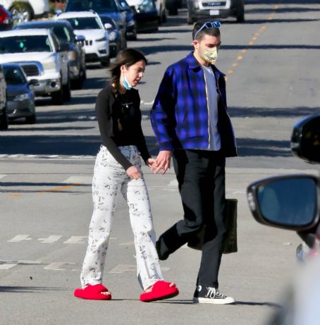 Olivia Rodrigo – Shopping candids at Erewhon market in Pacific