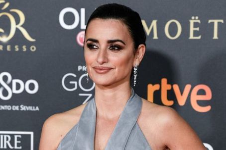 Penelope Cruz- Goya Cinema Awards 2019 - Red Carpet