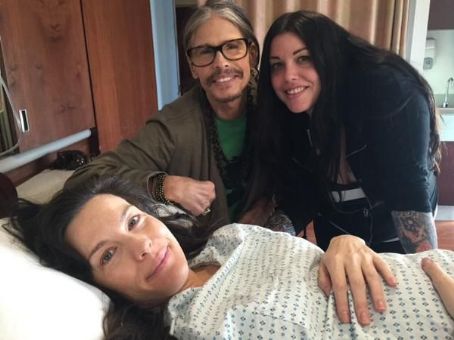 Steven Tyler rushed to meet new grandson
