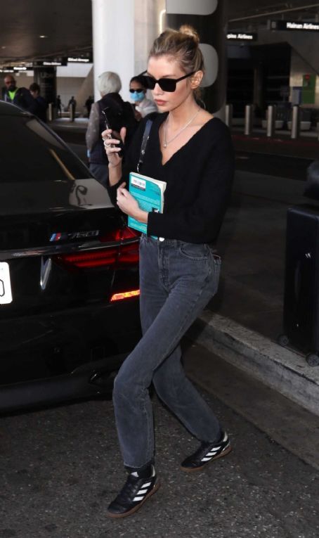 Stella Maxwell – Seen at LAX Aiport in Los Angeles