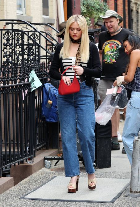 Emily Alyn Lind – On the set of ‘Gossip Girl’ in the West Village