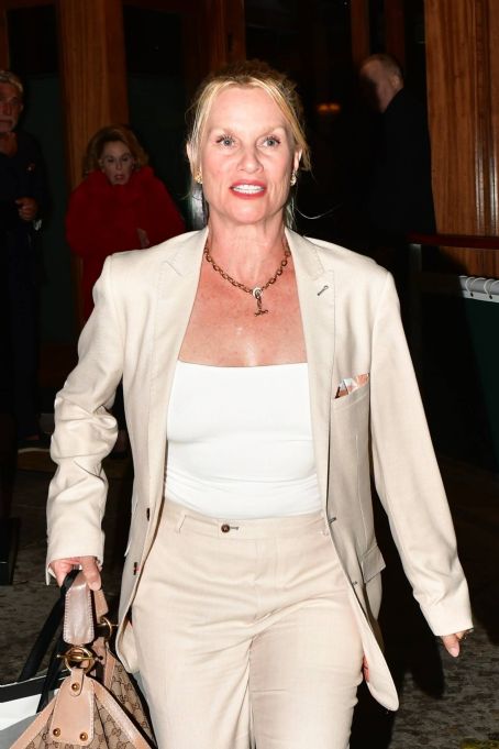 Nicollette Sheridan – Cipriani Restaurant In Beverly Hills | Nicollette ...