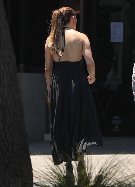 Jennifer Lopez – In a black backless dress on the set of Ben Affleck’s new project