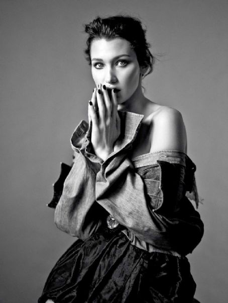 Bella Hadid, Harper's Bazaar Magazine October 2016 Cover Photo - Russia