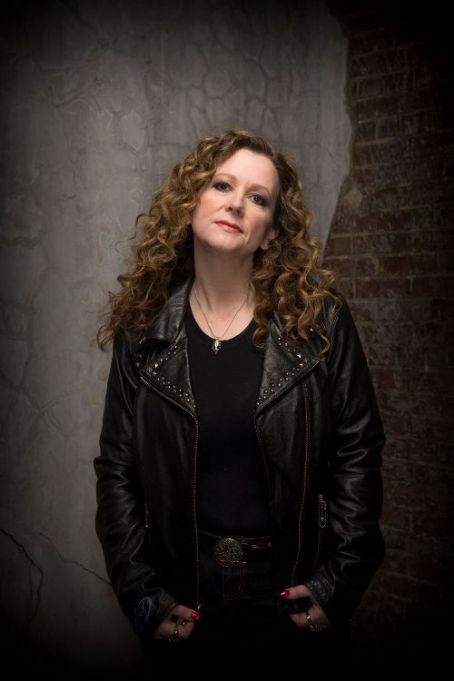 Who is Laurell K Hamilton dating? Laurell K Hamilton boyfriend, husband