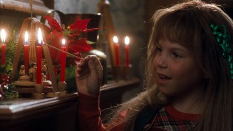 Ellen Latzen - Christmas Vacation - FamousFix