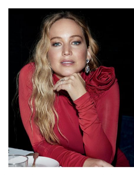 Jennifer Lawrence - Variety Magazine Pictorial [United States] (7 December 2022)