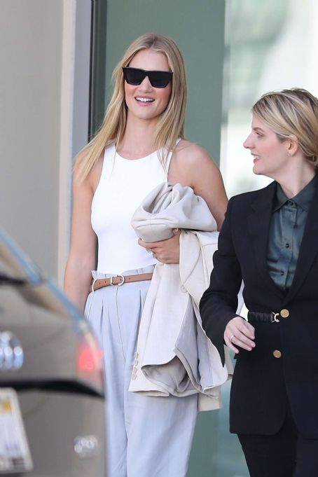 Rosie Huntington Whiteley – Shopping at Bottega Veneta in Beverly Hills