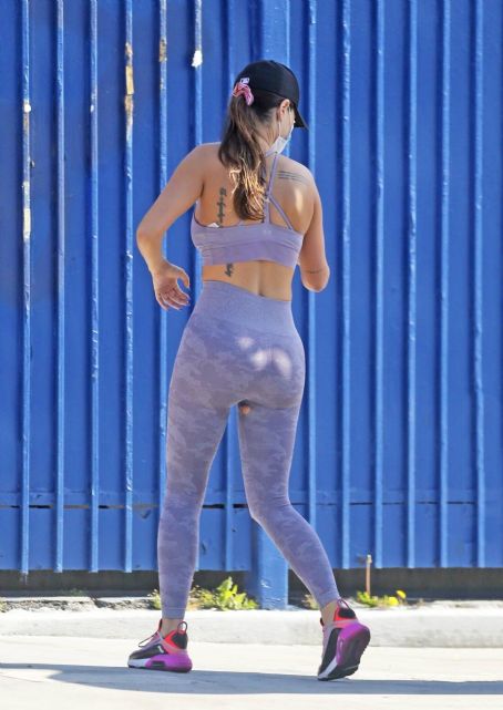 Yolanthe Sneijder-Cabau – In a leggings out in Los Angeles