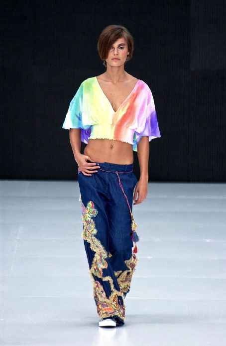 Aurelie Claudel - Matthew Williamson Spring 2002