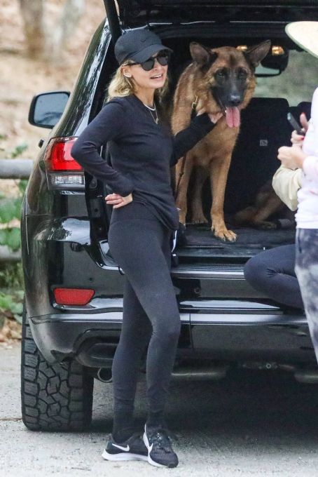 Nicole Richie – On a hike in the hills of Los Angeles with her dogs