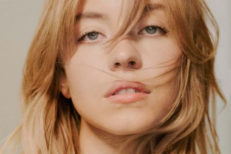 Sydney Sweeney - ES Magazine Pictorial [United Kingdom] (2 June 2023)