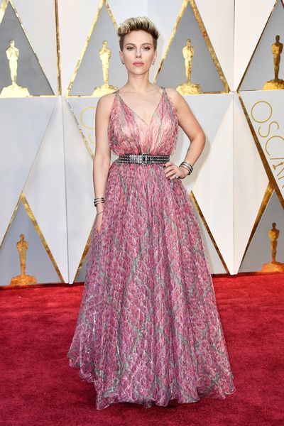 Scarlett Johansson: 89th Annual Academy Awards - Arrivals