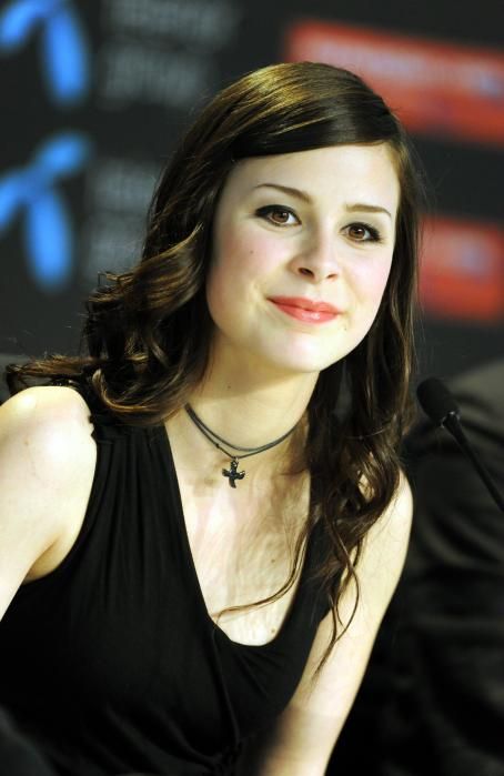 Lena Meyer-Landrut - Press Conference At The Eurovision Song Contest ...