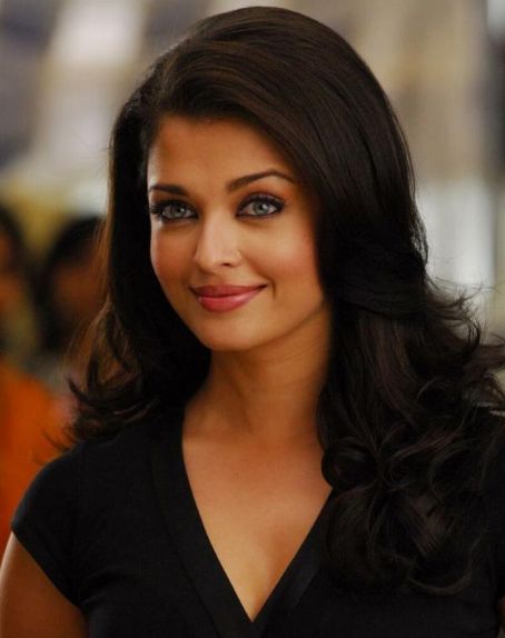 Aishwarya Rai | Aishwarya Rai Bachchan Picture #16213250 - 454 x 574 ...