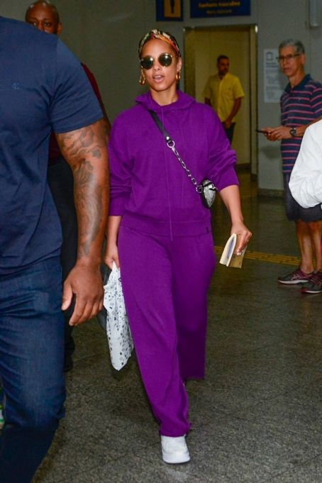 Alicia Keys – Arrive in Rio