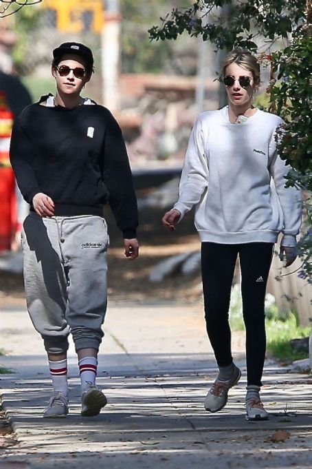 Kristen Stewart and Emma Roberts out for a walk in Los Feliz - FamousFix