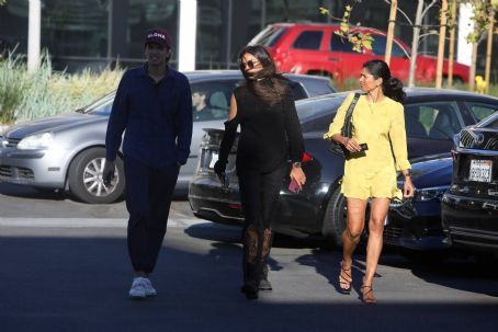 Kelly Gale – Out to lunch at KazuNori in Marina Del Rey | Kelly Gale