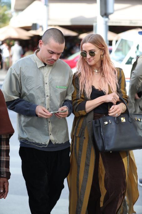 Ashlee Simpson and Evan Ross – Holiday Shopping in Beverly Hills