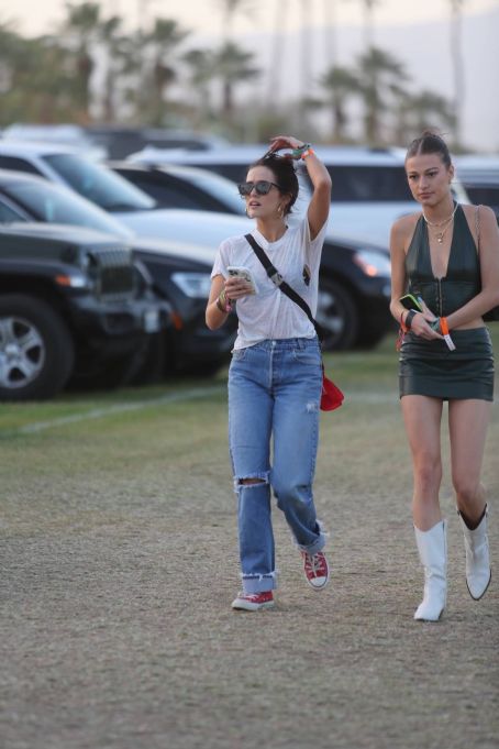 Zoey Deutch – Seen at Coachella 2022 in Indio | Zoey Deutch Picture