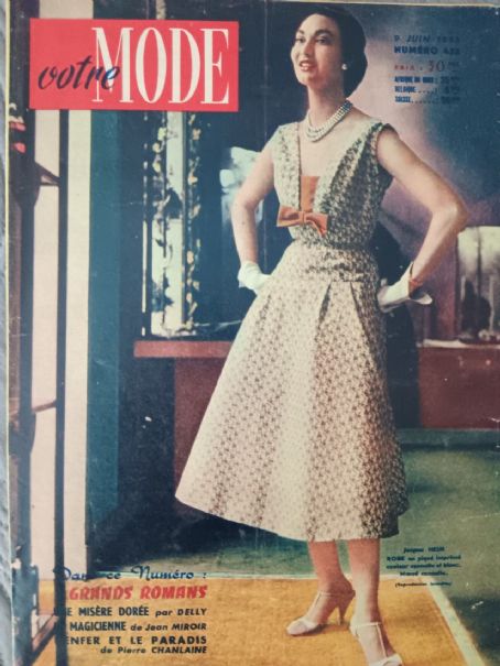 Teresita Montez, Votre Mode Magazine 09 June 1955 Cover Photo - France