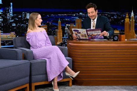 Kristen Bell – The Tonight Show Starring Jimmy Fallon in NYC | Kristen