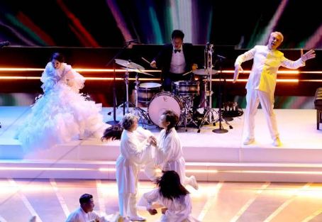 Stephanie Hsu and David Byrne - The 95th Annual Academy Awards (2023)