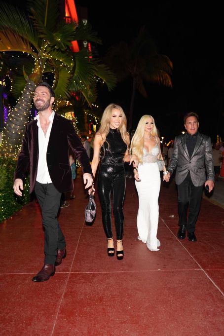 Lisa Hochstein – Leaving The Versace Mansion In Miami Beach | Lisa ...