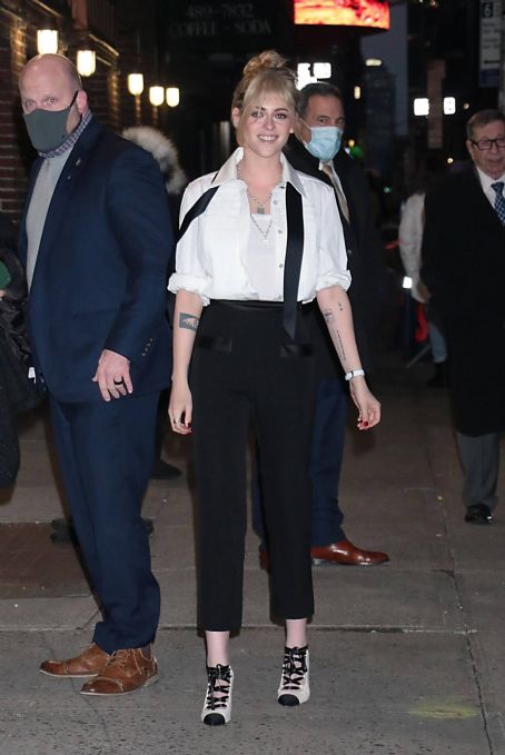 Kristen Stewart – Arrives for an appearance at The Late Show With Stephen Colbert in New York