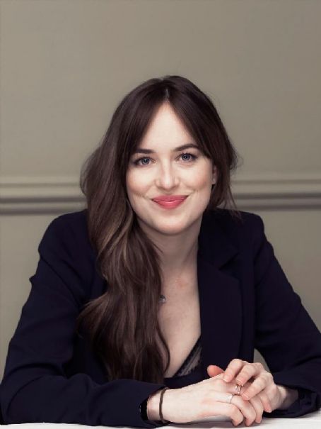 Dakota Johnson : How to Be Single Press Conference & Promoting Picture
