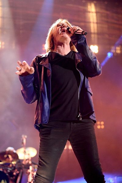 Def Leppard performs at the 2019 Rock & Roll Hall Of Fame Induction Ceremony - Show at Barclays Center on March 29, 2019 in New York City