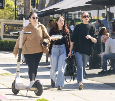Stassi Schroeder – Seen with friends over lunch in Los Feliz