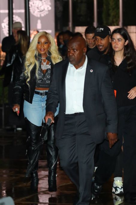 Mary J Blige – Arrives for the ‘Flipper’s Roller Boogie Palace’ roller skating rink in NYC