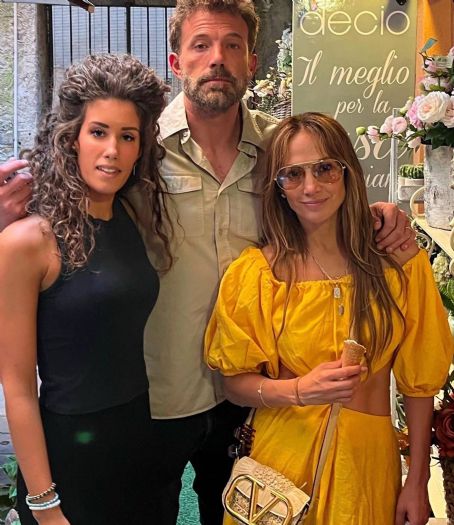 Jennifer Lopez – Seen in Italy