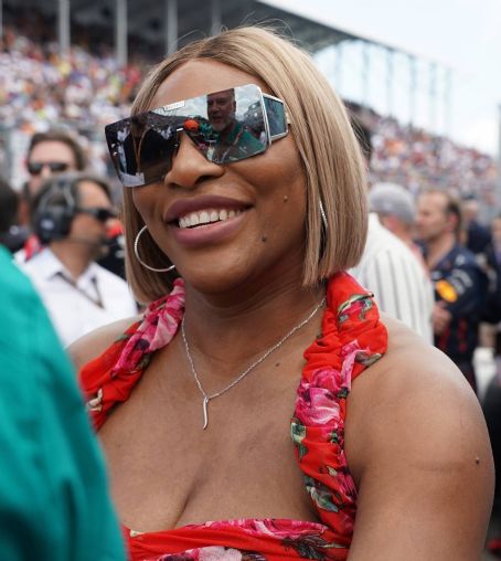 Serena Williams – With Venus Williams Miami Grand Prix at Miami International Autodrome
