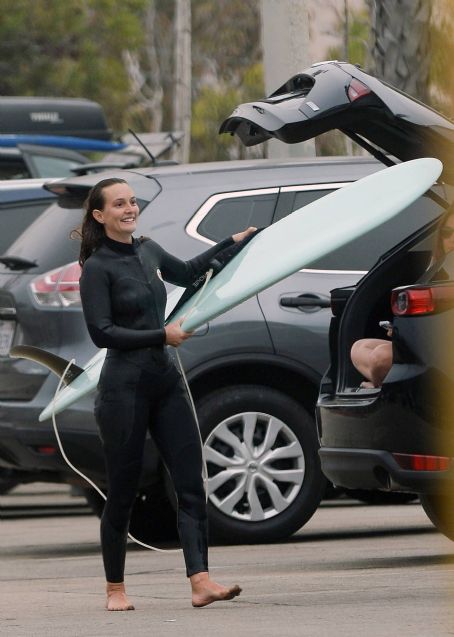 Leighton Meester – shows her surfing skills in Malibu
