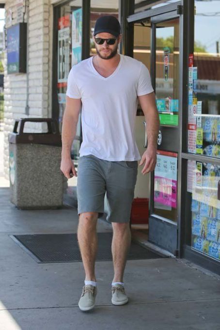 Liam Hemsworth went to 7-Eleven in Toluca Lake, California on Tuesday (June 18)