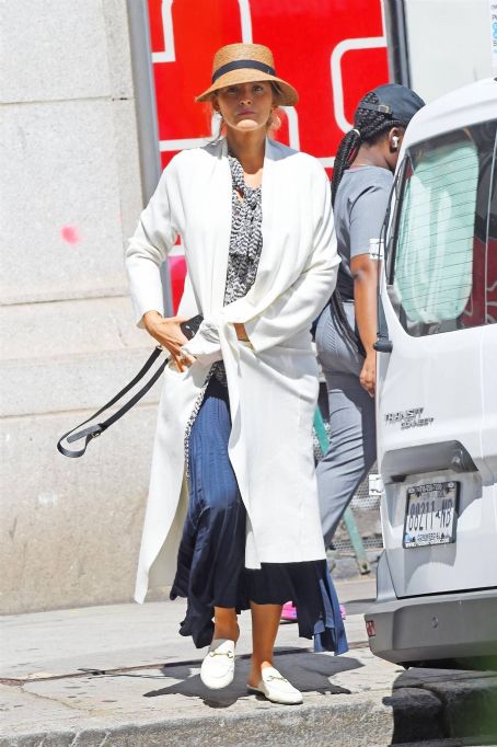 Blake Lively – In a maxi cardigan out in SoHo – New York
