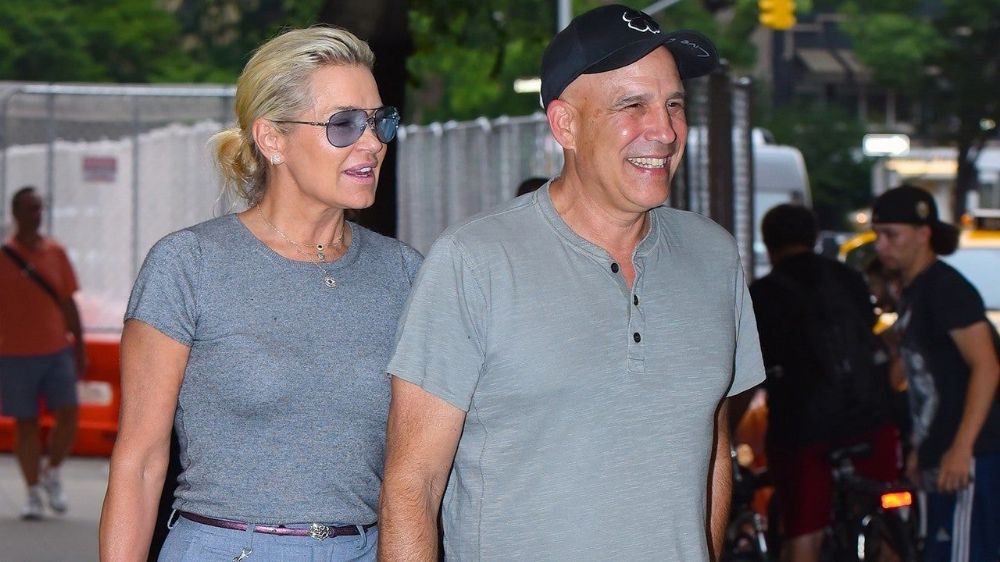 Joseph Jingoli and Yolanda Hadid FamousFix
