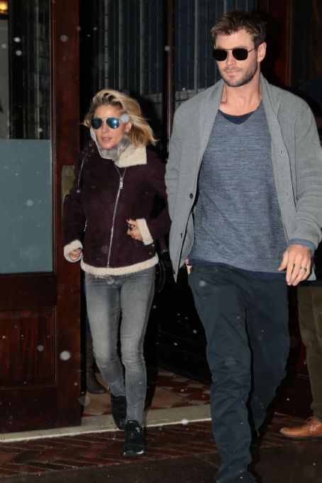 dress like chris hemsworth